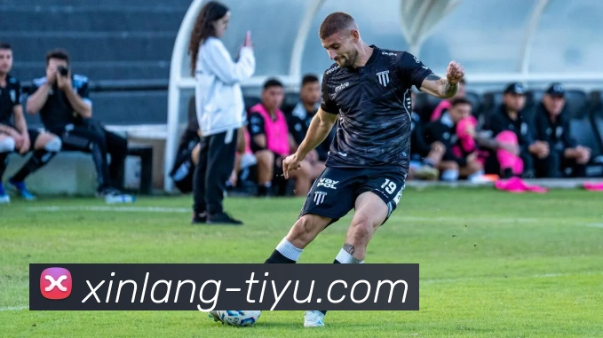 新浪体育(SINA SPORTS)官方授权体育信息服务中心APP 体育赛事宣传图